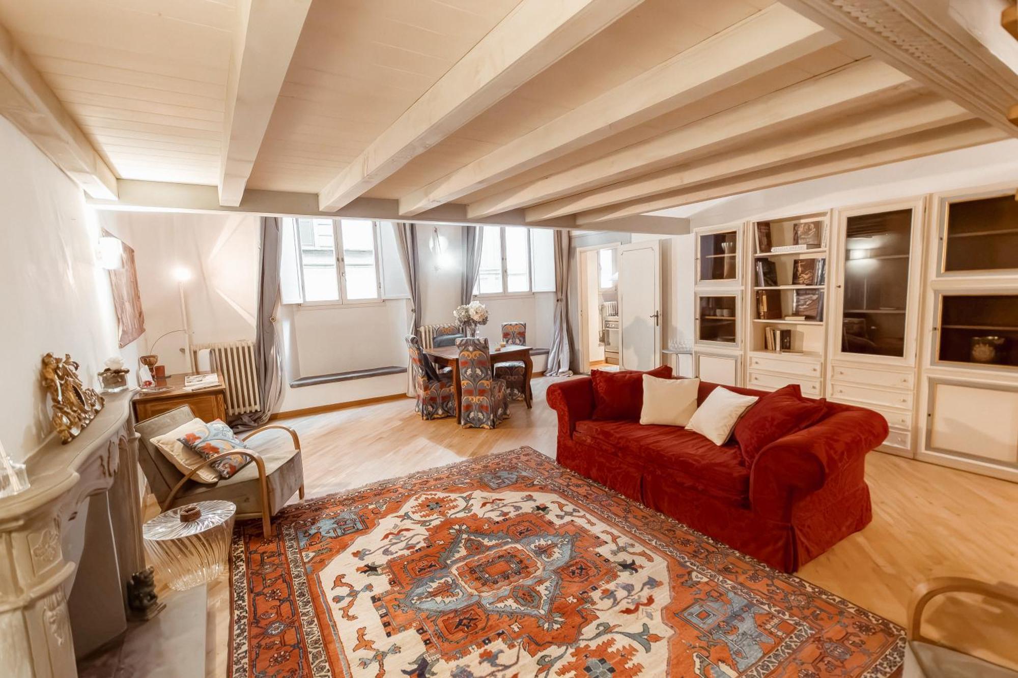 Elegant Loft Serragli Apartment